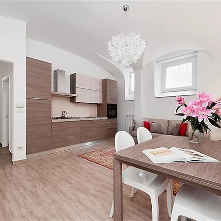 Friendly Rentals Amour *